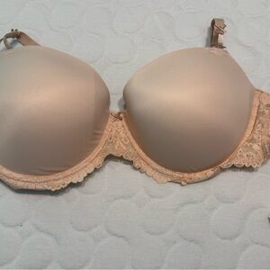 PINK Victoria's Secret Lace Accent Bra in Cream